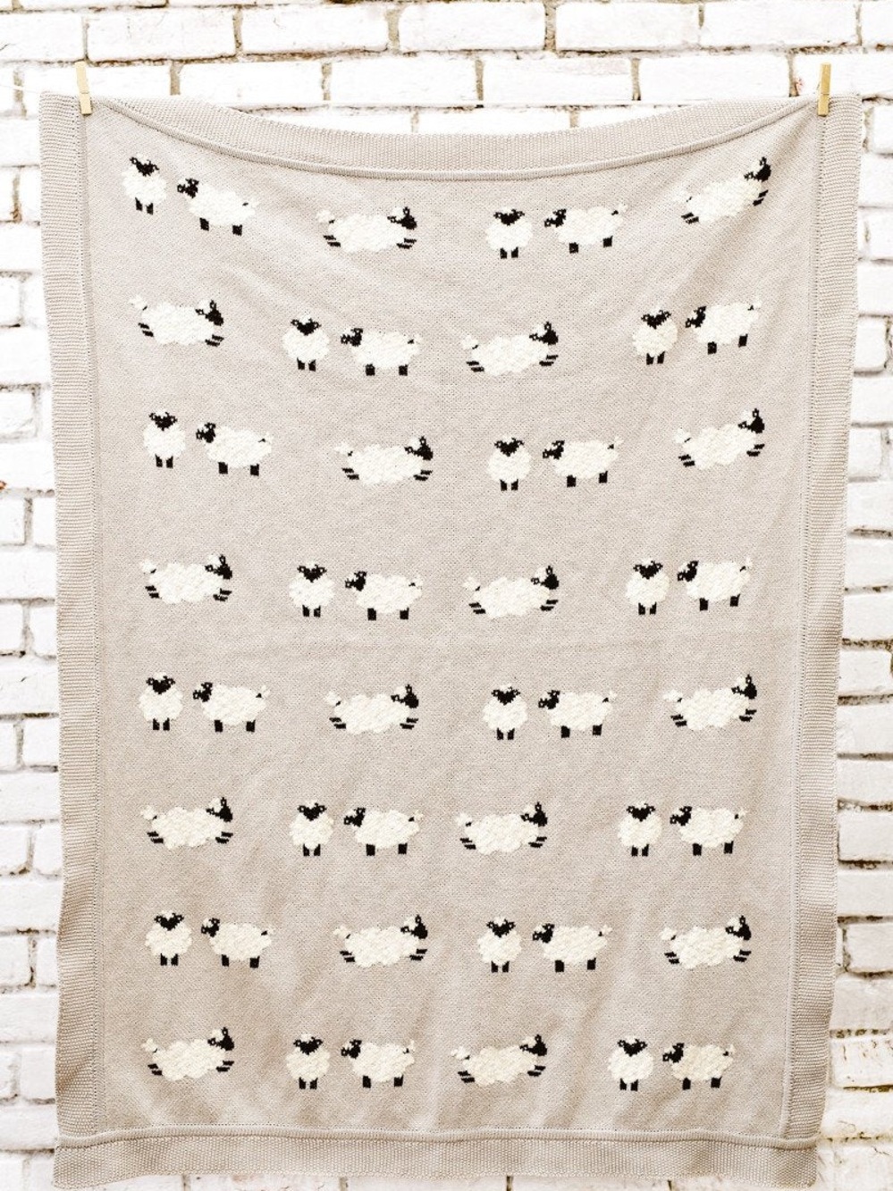 Darzzi Sheep Pattern Knit Throw Blanket in gray and White
